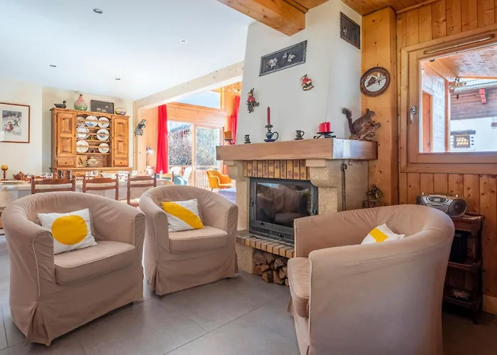 Family With Balcony In Chalet *